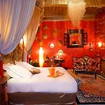 Renaissance 4* Кастр