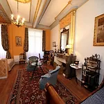 Renaissance 4*