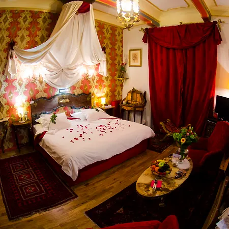 Renaissance Hotel 4*