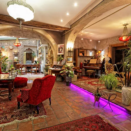 Renaissance فندق