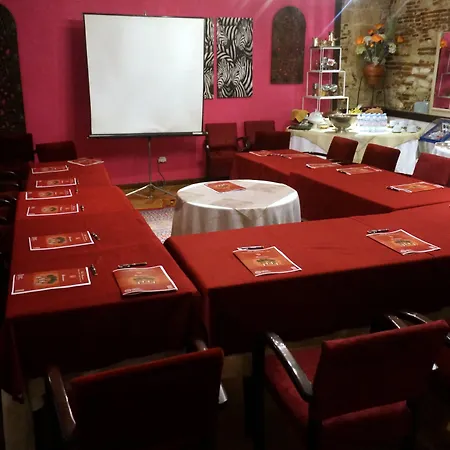 Renaissance 4* קסטרה