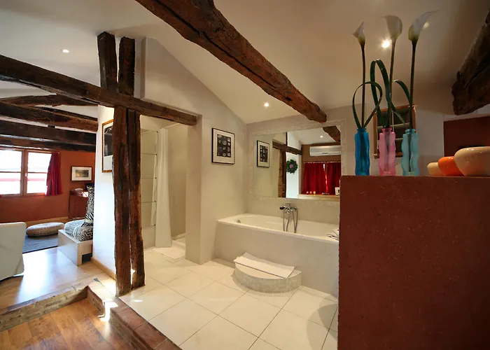 Renaissance Отель 4*