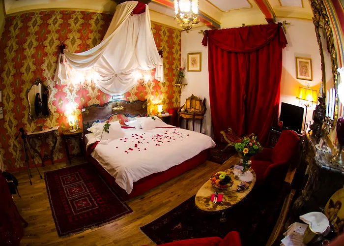 Renaissance Отель 4*