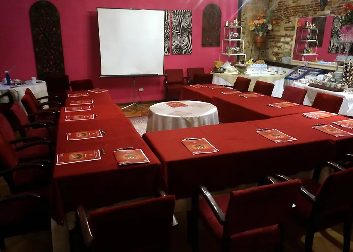 Renaissance 4* Кастр