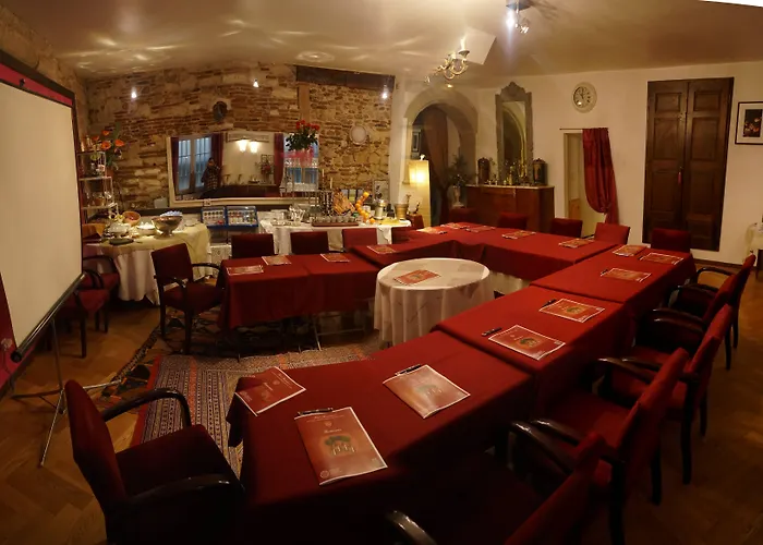 Renaissance Отель 4*