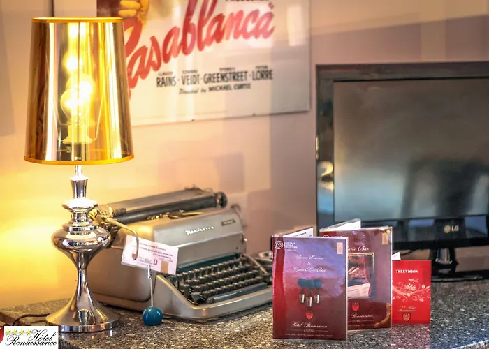 Отель Renaissance Кастр