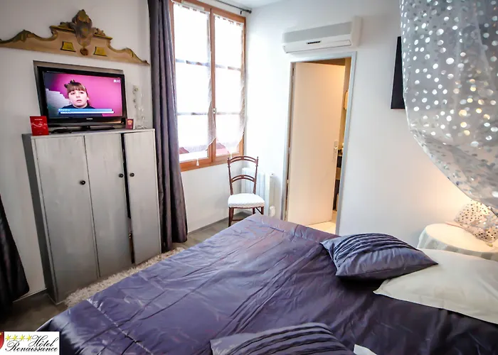 Renaissance Отель Кастр