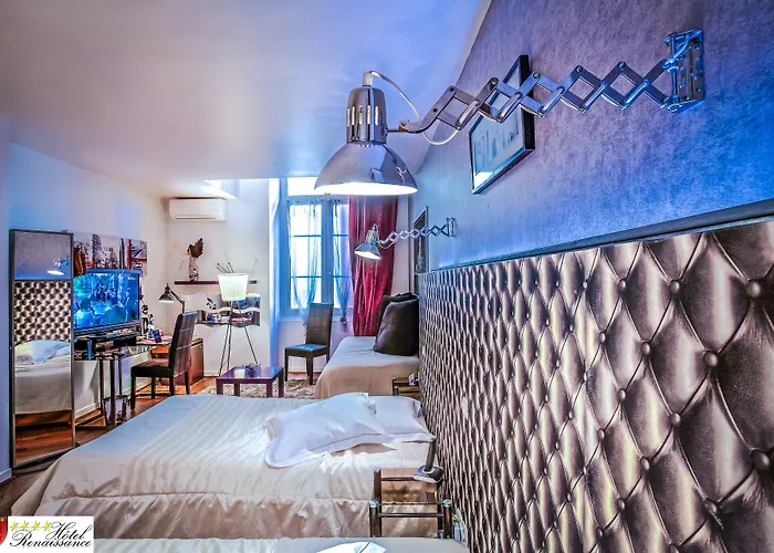 Отель Renaissance 4*