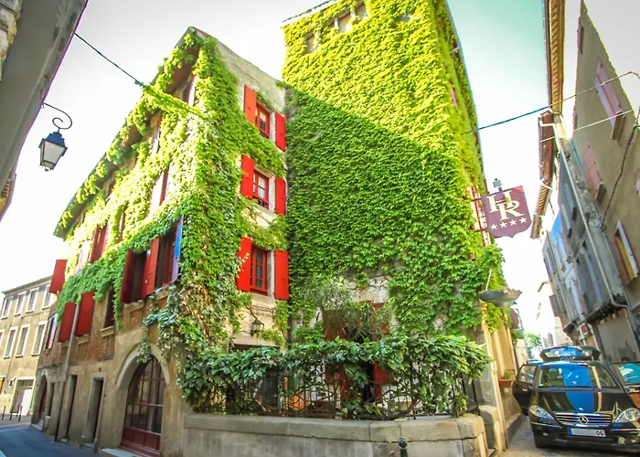 Отель Renaissance 4*