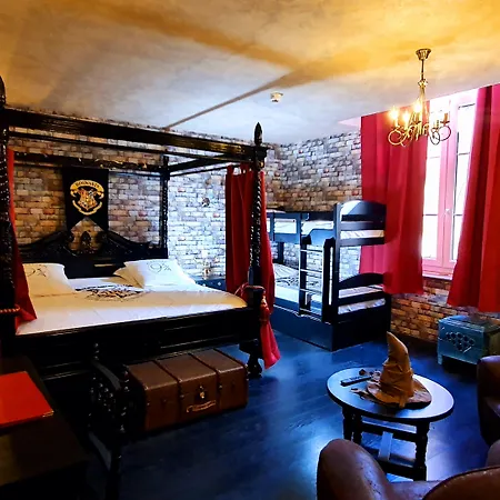 Renaissance Hotel 4*